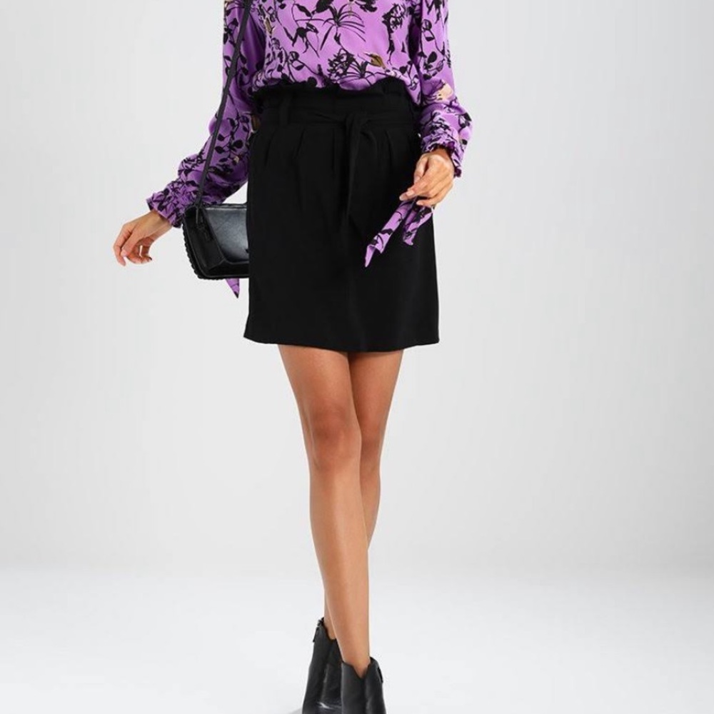NWT H&M Paper Bag Black Pencil Skirt